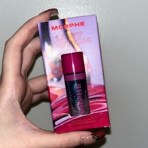 Morphe Lust Potion Bi-Phase Lip Oil — deep desire